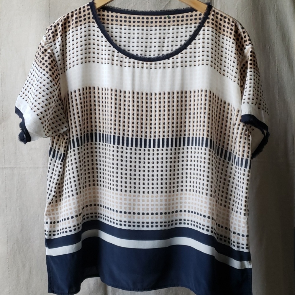 Vince. Scoop-neck short sleeve fringed silk blouse